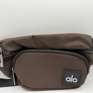 Alo Yoga Explorer Fanny pack espresso color NWT Authentic $98 retail price